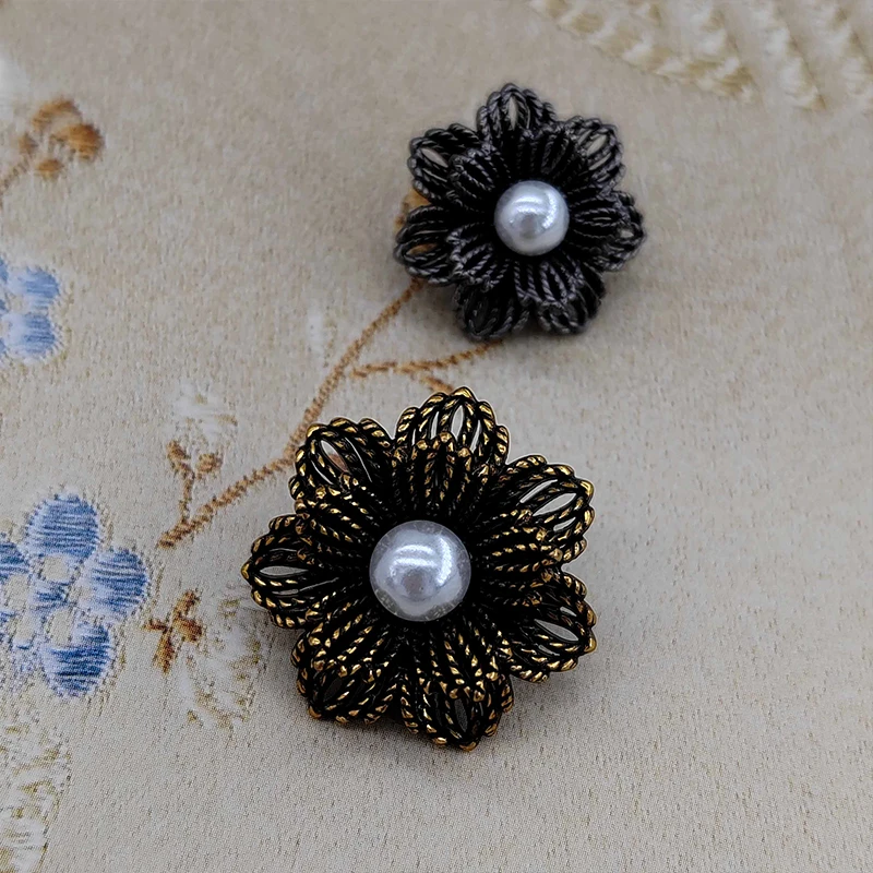 18/20MM Vintage Flower Metal Shank Buttons Of Clothing High Quality Pearl Beaded High Fashion Sewing Button For Coat Needlework