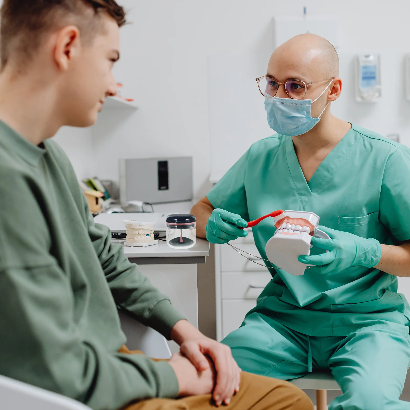 

1 set Denture Box Reusable Leakproof Portable False Teeth Container Travel Outdoor Brace Case Multi-Function Retainer Storage