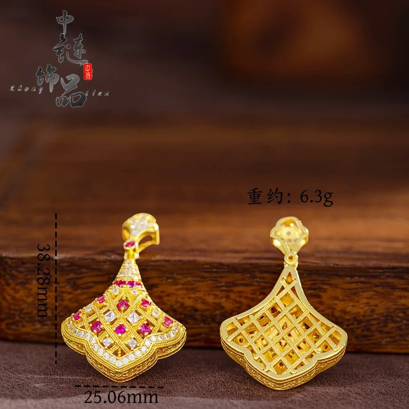 9999 gold floral pattern fan-shaped short dress necklace with diamond-encrusted silver maple leaf-shaped pendant