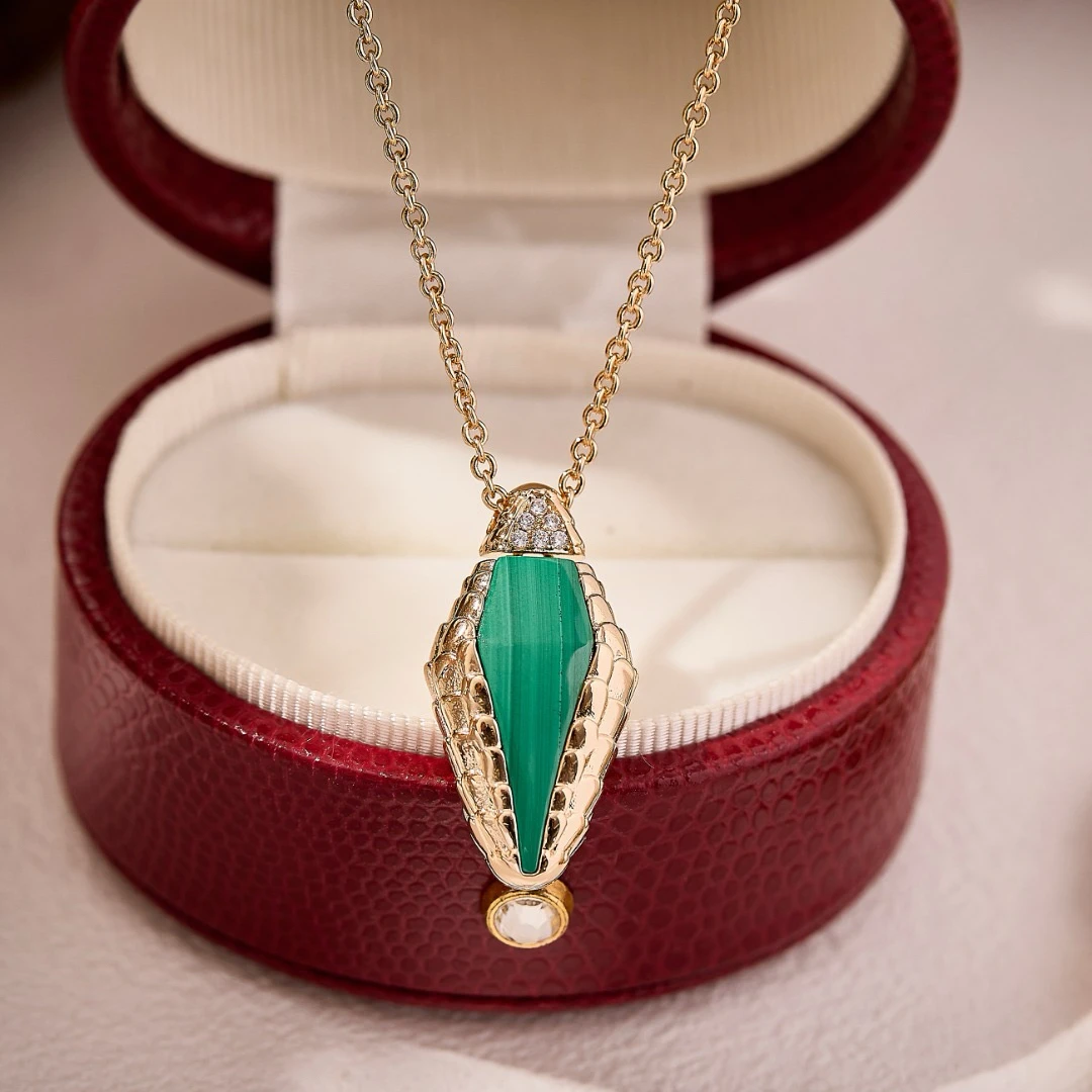 

Eyer Luxury Fashion Malachite Snake-Head Special Design Necklace Inlay AAA Zircon Jewelry For Women Lady Party Dating Jewelry