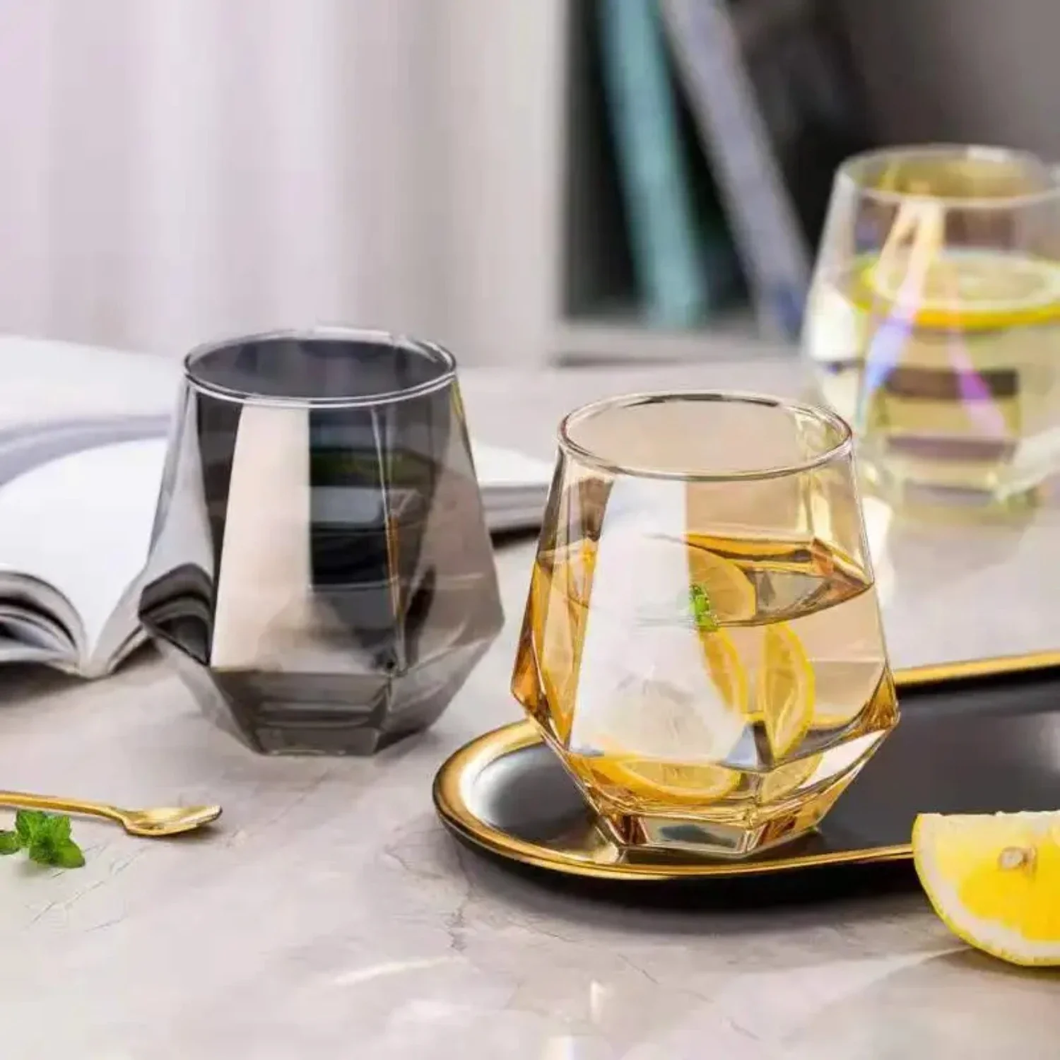 

Transform Your Collection with these Elegant and Luxurious High-Quality Wine Glasses - Ideal for Intimate Evenings or Stunning G