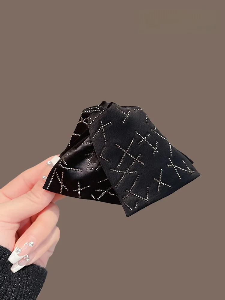 presilha-de-cabelo-triangular-estilo-coreano-em-cetim-preto-para-mulheres-acorio-de-cabelo-simples-classico-e-versatil-c