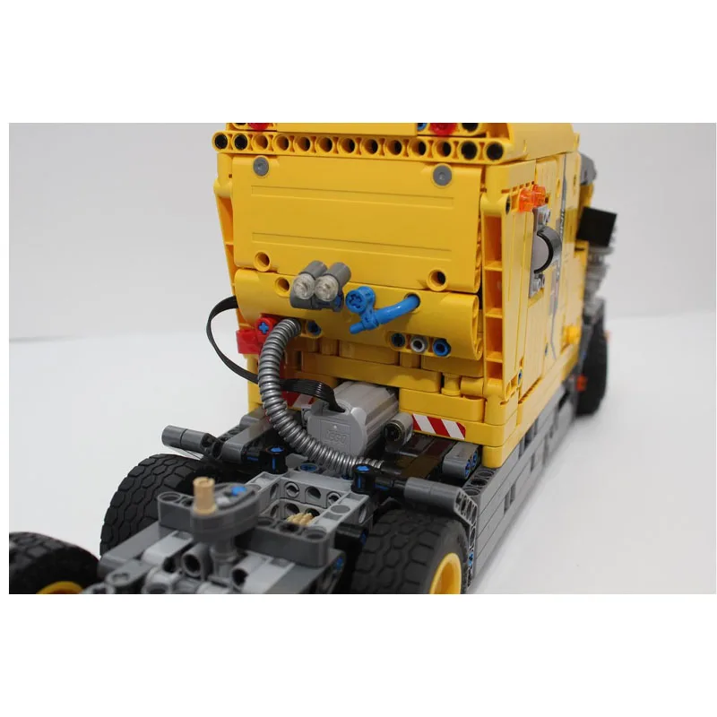 MOC-43684 Yellow New Style Transport Truck Building Block Model 1374Parts Educational Boy Kids Birthday Building Blocks Toy Gift