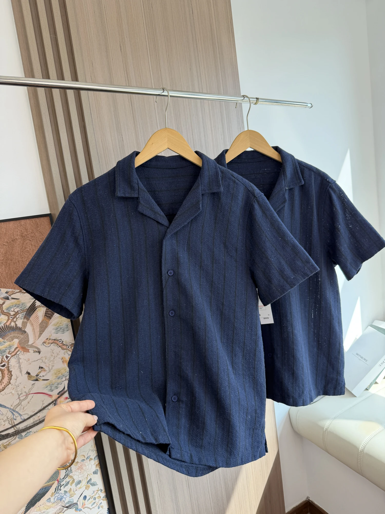 

Smooth Casual Cuban Collar Short Sleeve Men's Shirt Summer Fashion Urban Breathable Comfortable Drapey Trendy Youth Daily Wear