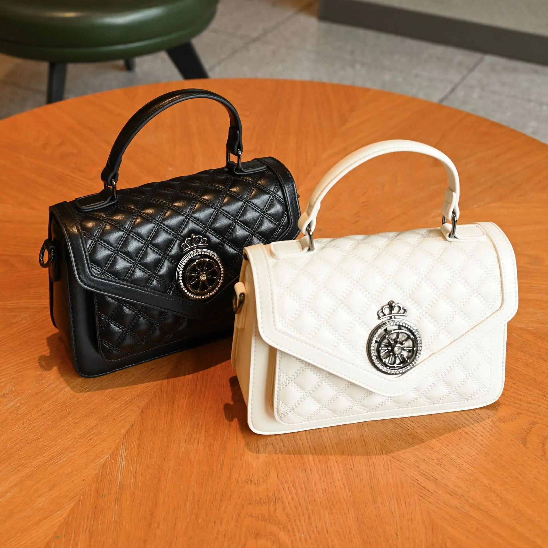 

Luxury Brand Messenger Bag With Leather Material, Women's Crossbody-Bag For Classic Style, Elegant Handbag Design
