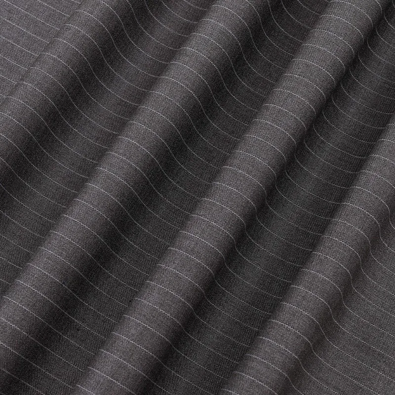 

Смешанная саржевая полосатая ткань для комплектов брюк и костюмов.