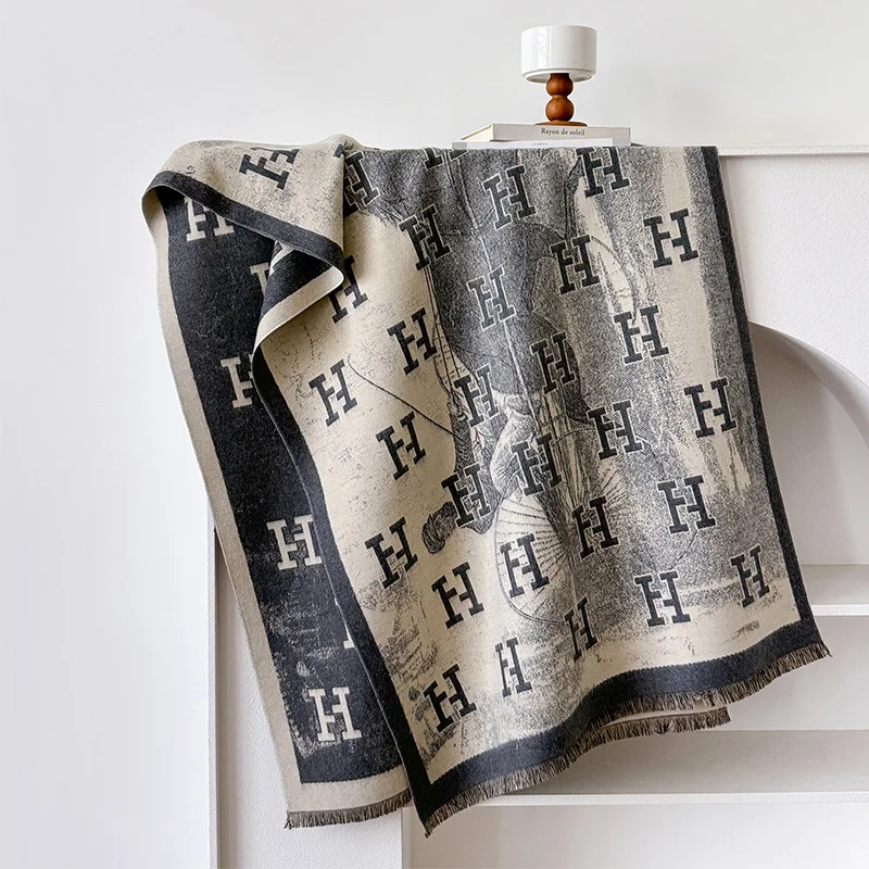 وشاح نسائي جديد موضة 2025 بحروف فاخرة للخريف والشتاء شالات دافئة مطبوعة وشاح الباشمينا موخير فام فولارد Bufanda