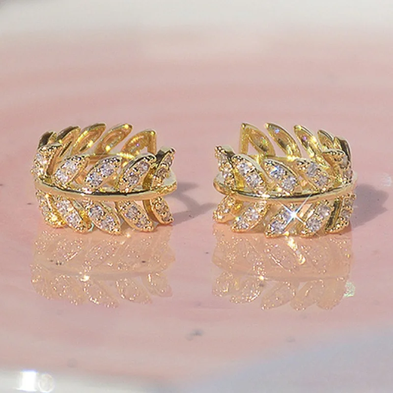 Huitan literarische, ausgefallene Blatt-Creolen mit glänzendem Zirkonia für Damen, Party, Hochzeit, Verlobung, anmutige Accessoires