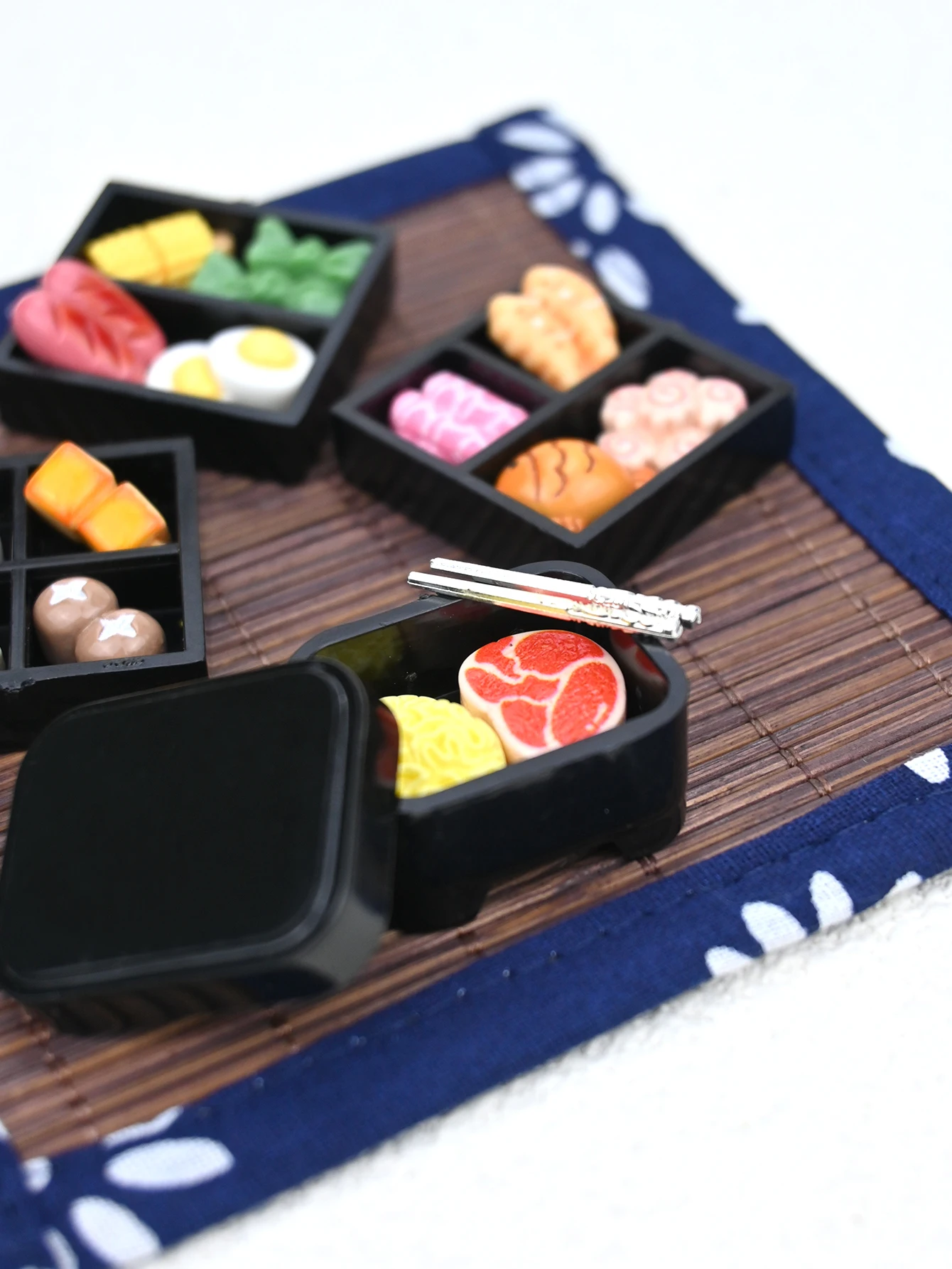 A Miniature Japanese Bento Sce - đánh giá và giá Japanese Lifestyle And Food