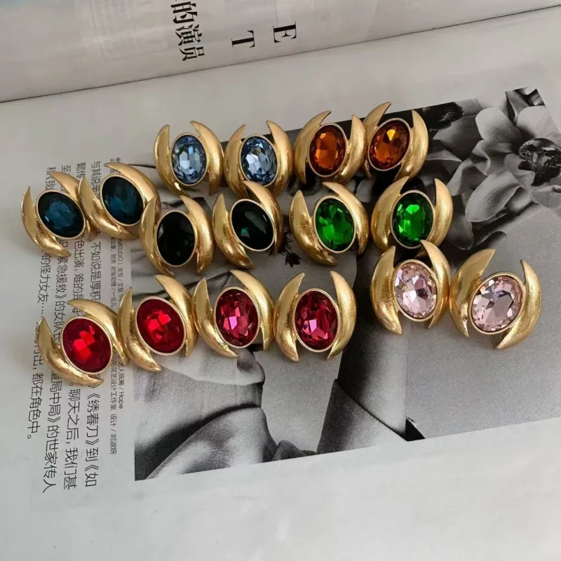 

Fashion Geometric Oval Crystal Glass Earrings, Sparkling Rhinestone Studs or Clip-on for Women