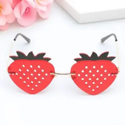 

1 Pair Strawberry Glasses Frameless Sunglasses For Women Trendy Party Beach Disco Eyewear Cool Glasses Fun Personalized