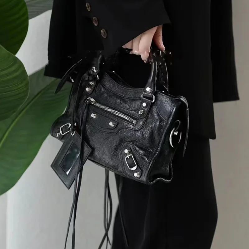 2025 Spring Motorcycle Style Women's Crossbody Handbag Oil Wax Leather Rivet Detail Soft Square Shape Zipper Closure