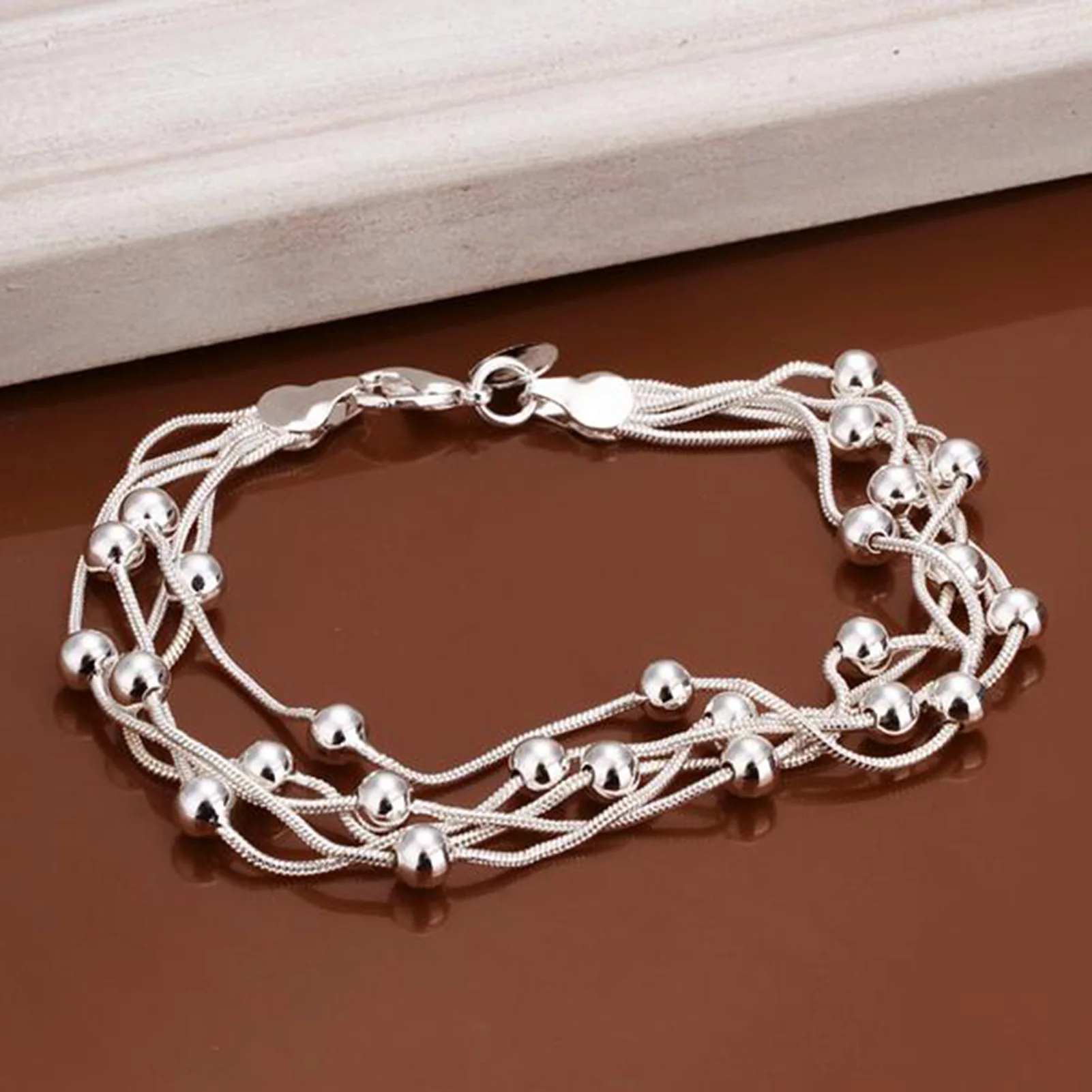 Women Luxurious Chain Bracelet Safe and Eco-friendly Material Chain Bracelet for Wife Mother Daughter Friends Colleagues