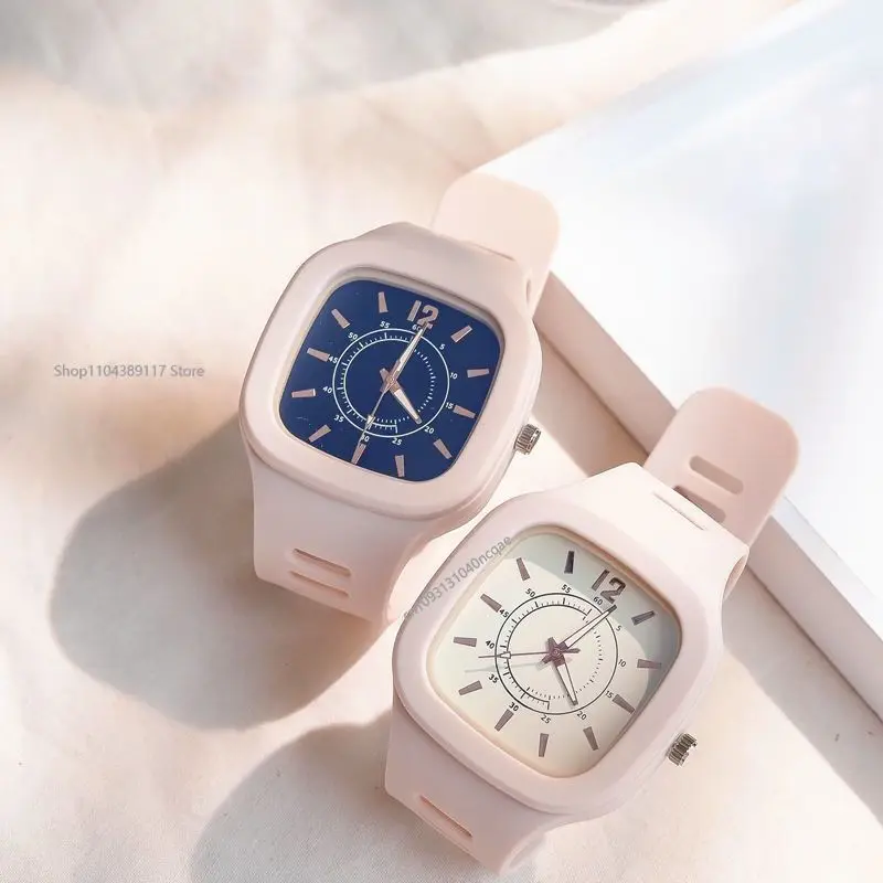 패션 여성 시계 스퀘어 다이얼 핀 버클 쿼츠 시계 여성 럭셔리 숙녀 전자 손목 시계 실리콘 여성 시계 선물