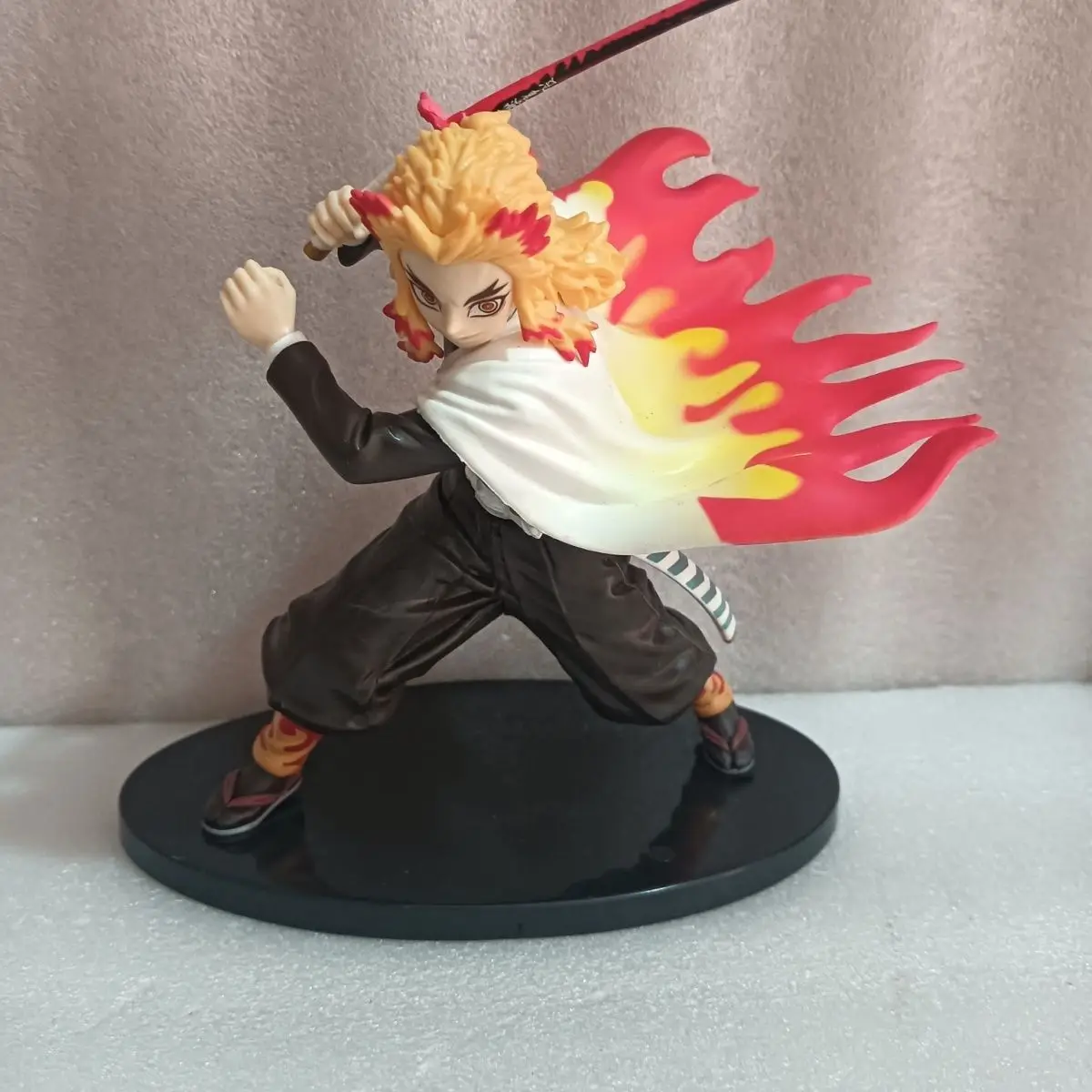 Figura a escala de 20 cm
