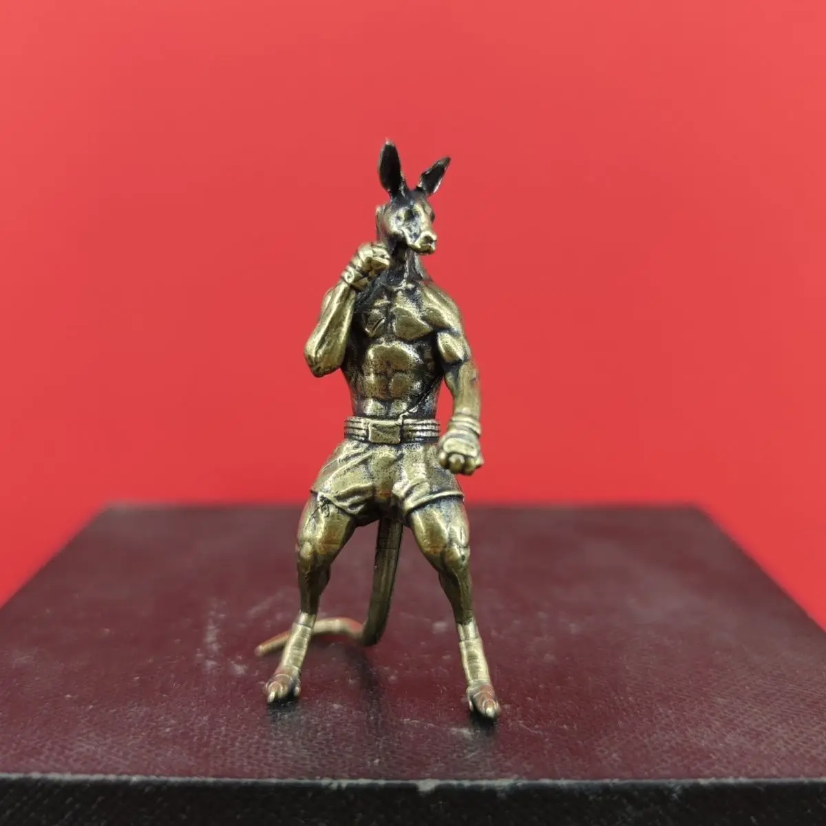 Brass Boxing Kangaroo Figurine Mini Fighting Animal Sculpture for Desk Decor Wildlife Statue Realistic Animal Collector Art Gift