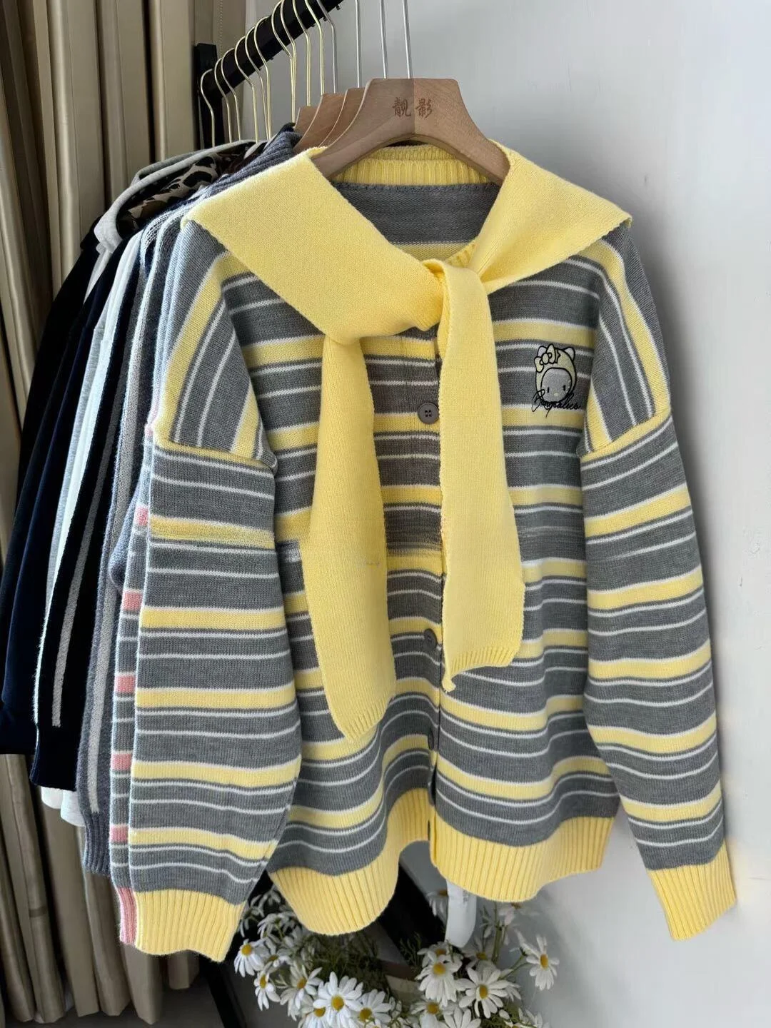 

Женский вязаный кардиган с мультяшным принтом, свободного кроя, с длинными рукавами, темно-синим воротником, в полоску, с цветными блоками, осенний, в стиле Lazy Sle, однотонный