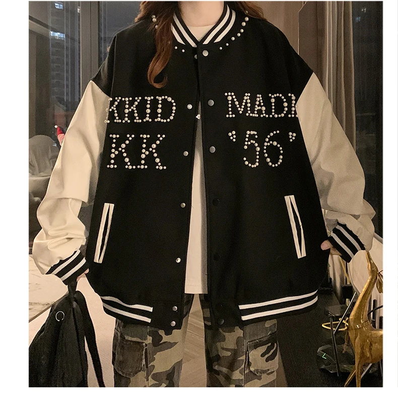 

Бейсбольные куртки женские зимние темно-синие свободного кроя из шифона и вельвета с контрастными вставками, утепленные, декорированные, приталенные, с принтом, в стиле ретро