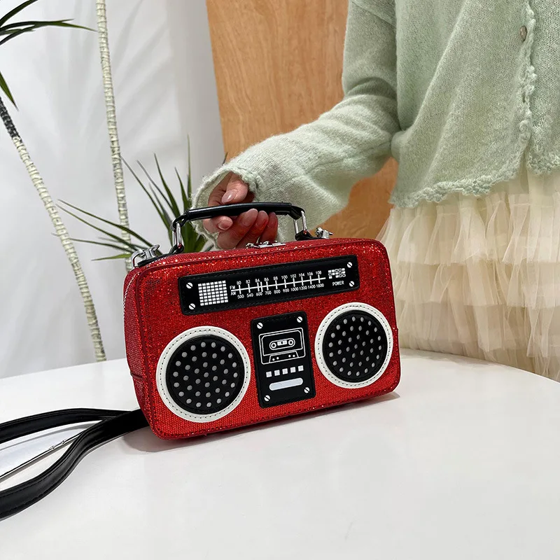 

Блестящие клатчи в форме радиоприемника для женщин, новинка 2026 года, модная сумка-бумбокс с цепочкой, маленькая квадратная сумка через плечо для вечеринок