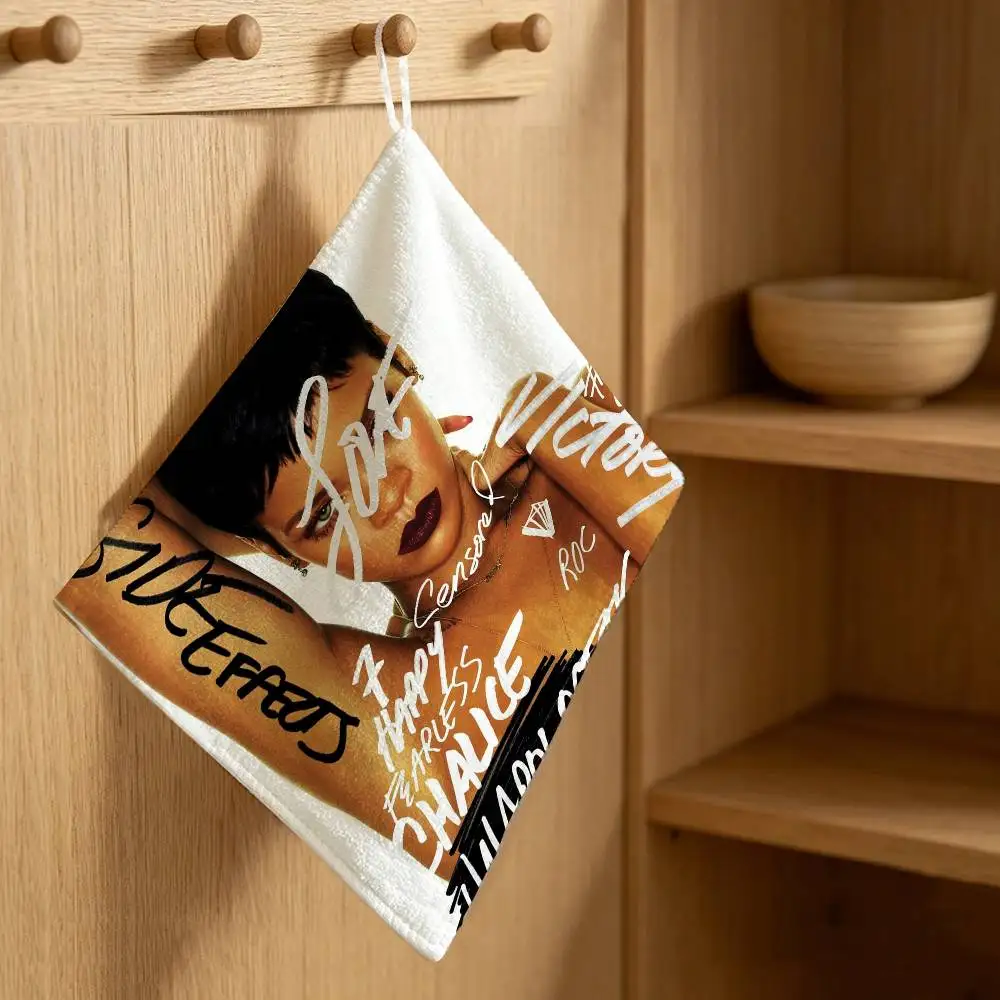 Hot Singer R-RIHANNA Polyester Cotton Hanging Kitchen Towel, Absorbent Hand Wiping Cloth for Daily Cleaning Drying
