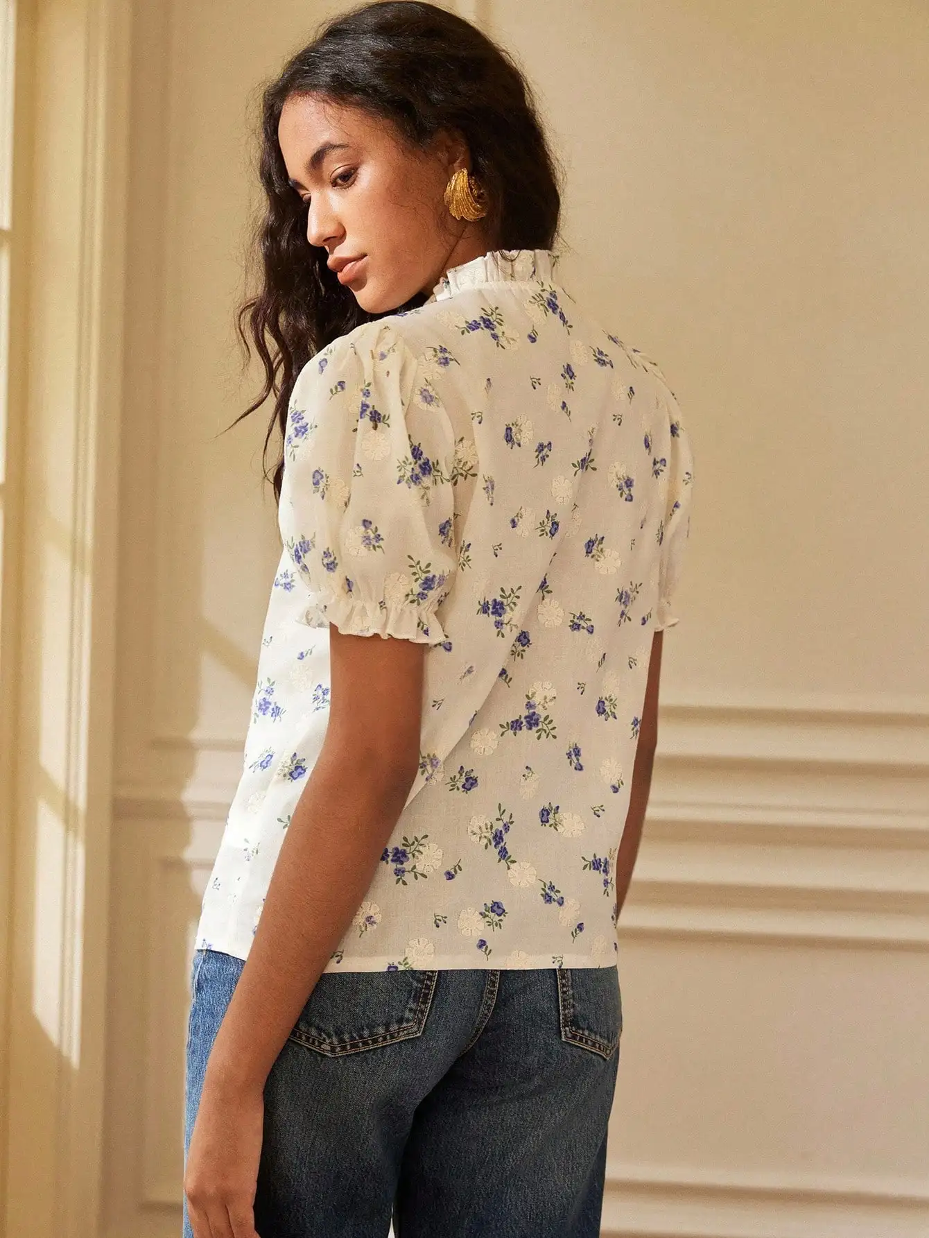 

Floral Embroidery Puff Sleeve Ruffled Collar Short Sleeve Blouse Women Casual Spring Summer