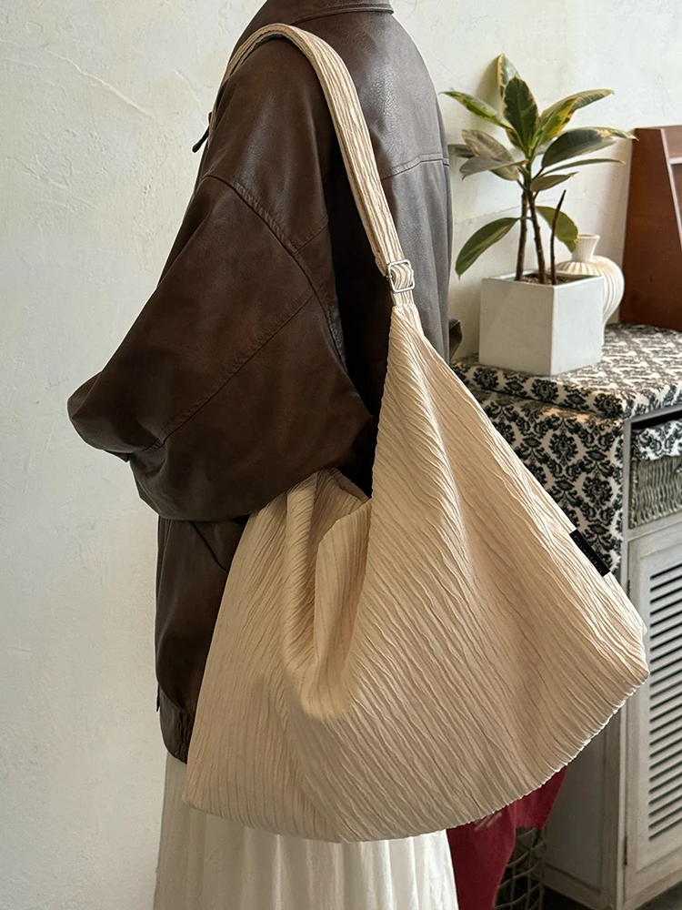

Korean Style Large Capacity Pleated Canvas Bag 2025 New Versatile Commuting Crossbody Student Class Single Shoulder Tote Bags
