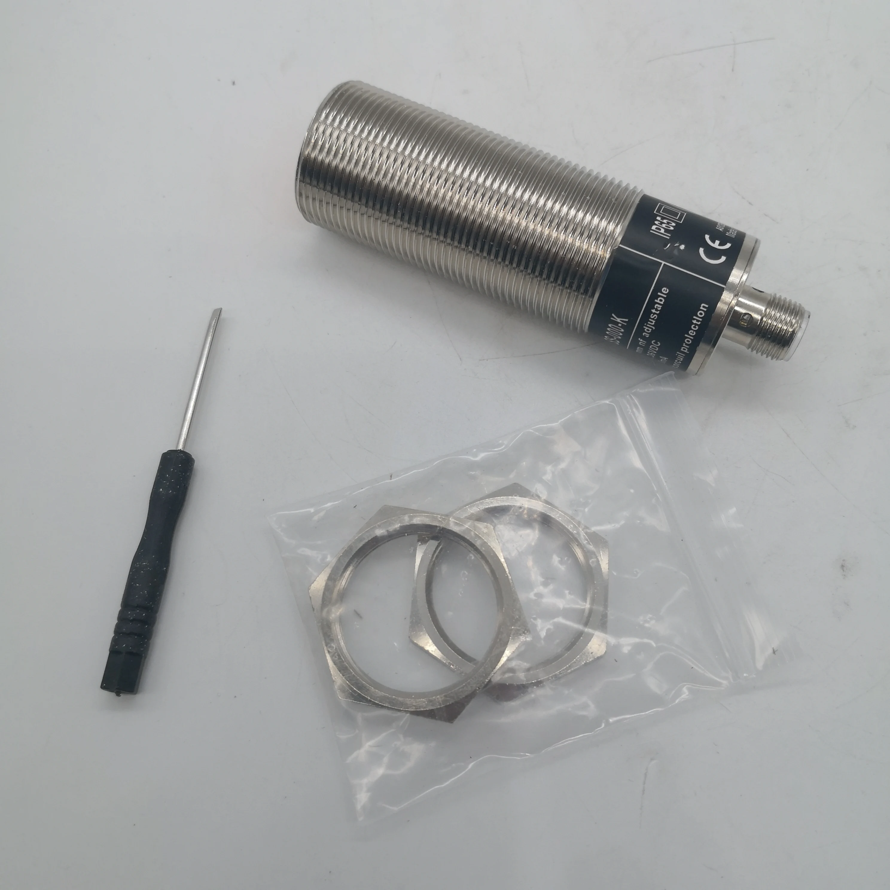 Sensor Kapasitif DI5004 Stok Besar Buatan Cina