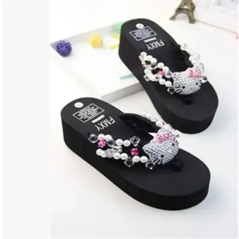 Sanrio Y2k Millennial Spice Girl Hello Kitty Flip Flops Lovely Girl Beach Slippers Harajuku Full Diamond Wedge Muffin Slippers