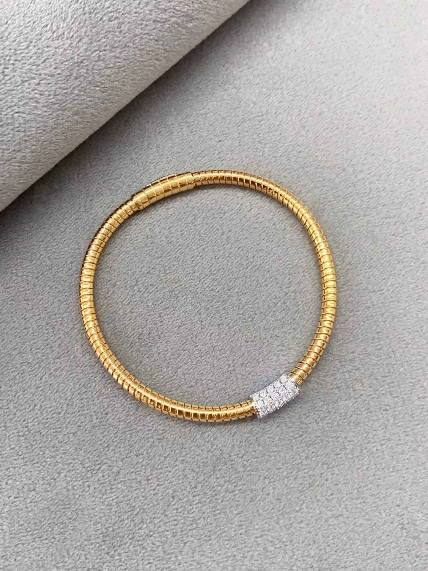 

18K gold solid genuine gold laboratory-grown diamond 0.6CT spring bracelet snake-shaped bracelet jewelry customization