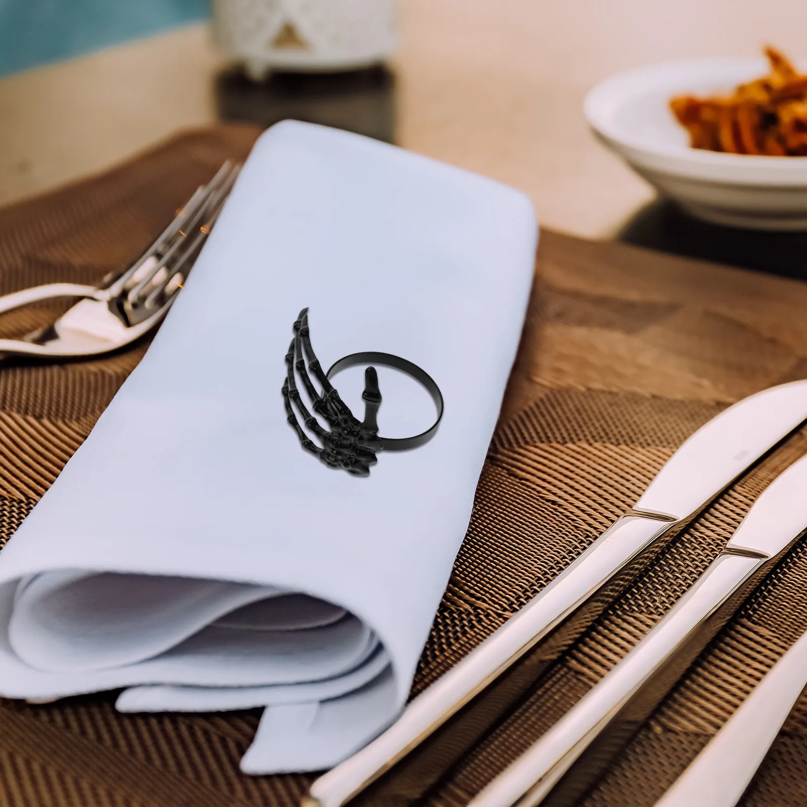 4Pcs Halloween Ghost Palm Shaped Napkin Buckles High-End Ferroalloy Creative Ghost Decorative Napkin Rings