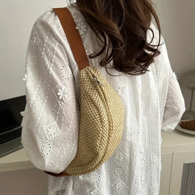 Casual Women's Straw Woven Waist Bag With Adjustable Shoulder Straps Suitable For Summer Beach Vacations And Daily Use image 2