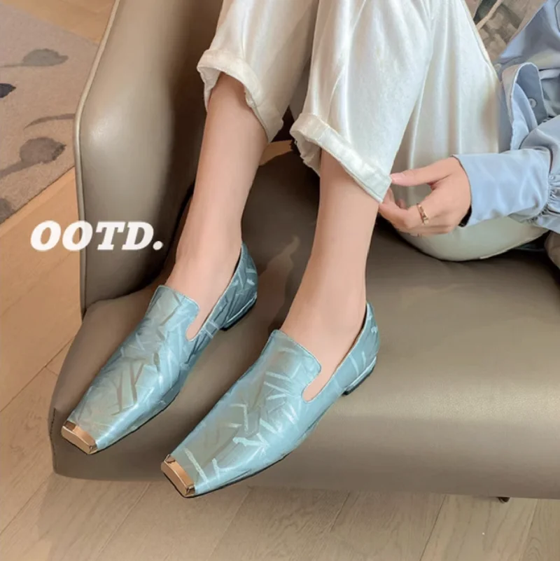 

Women Shoes Metal Toe Flats Spring Blue Loafers Low Heel Print Leather Footwear European Style Slip On Flats Footwear Size 43