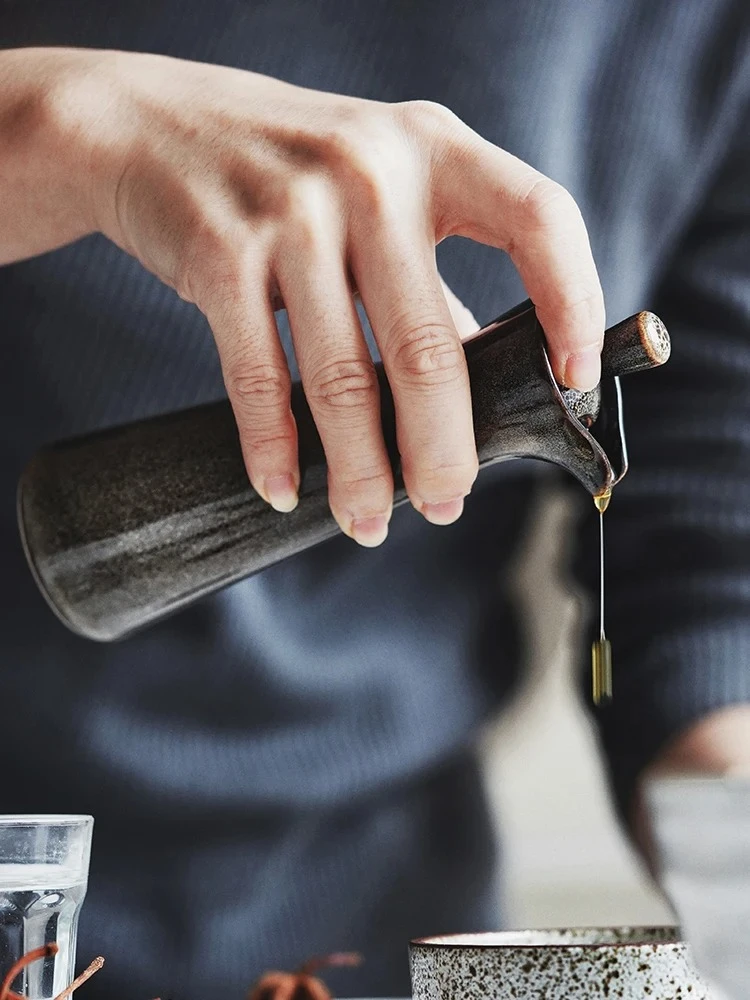 

Ceramic Seasoning Jars Oiler Spice Jar Seasoning Tool Salt Shaker Creative Home Kitchen Retro Olive Oil Bottles Spice Containers