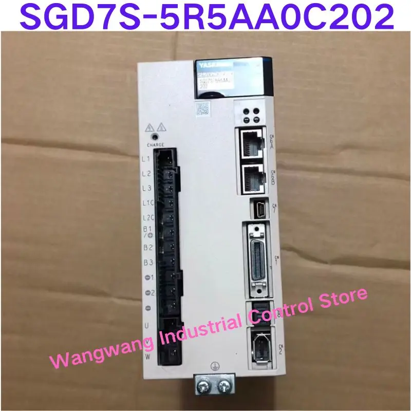 

Проверенный б/у сервопривод SGD7S-5R5AA0C202