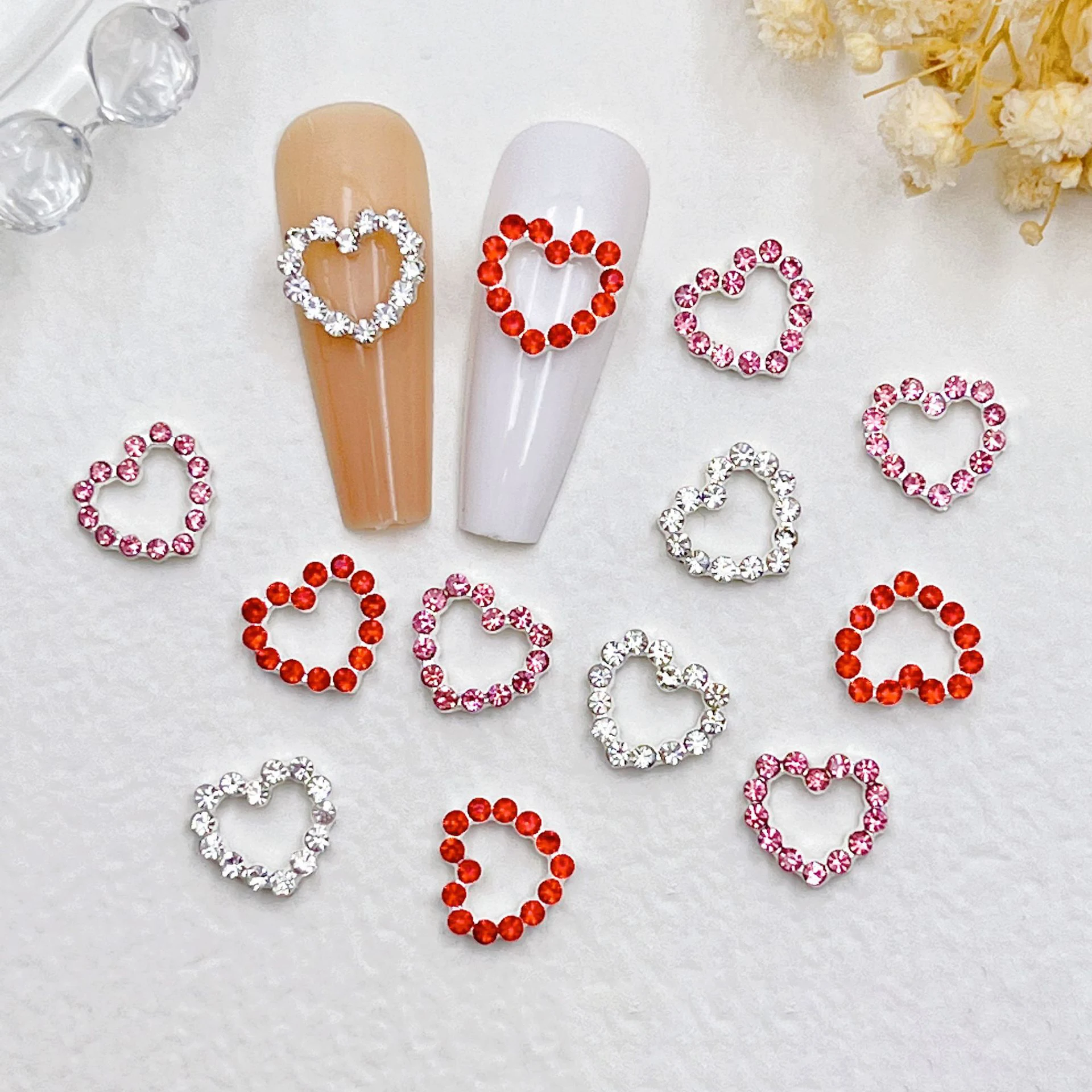 10pcs Hollow Heart Nail Art Charm Alloy Zircon Diamond Pink Red White Heart Love Luxury Rhinestones Manicure Jewelry Accessories