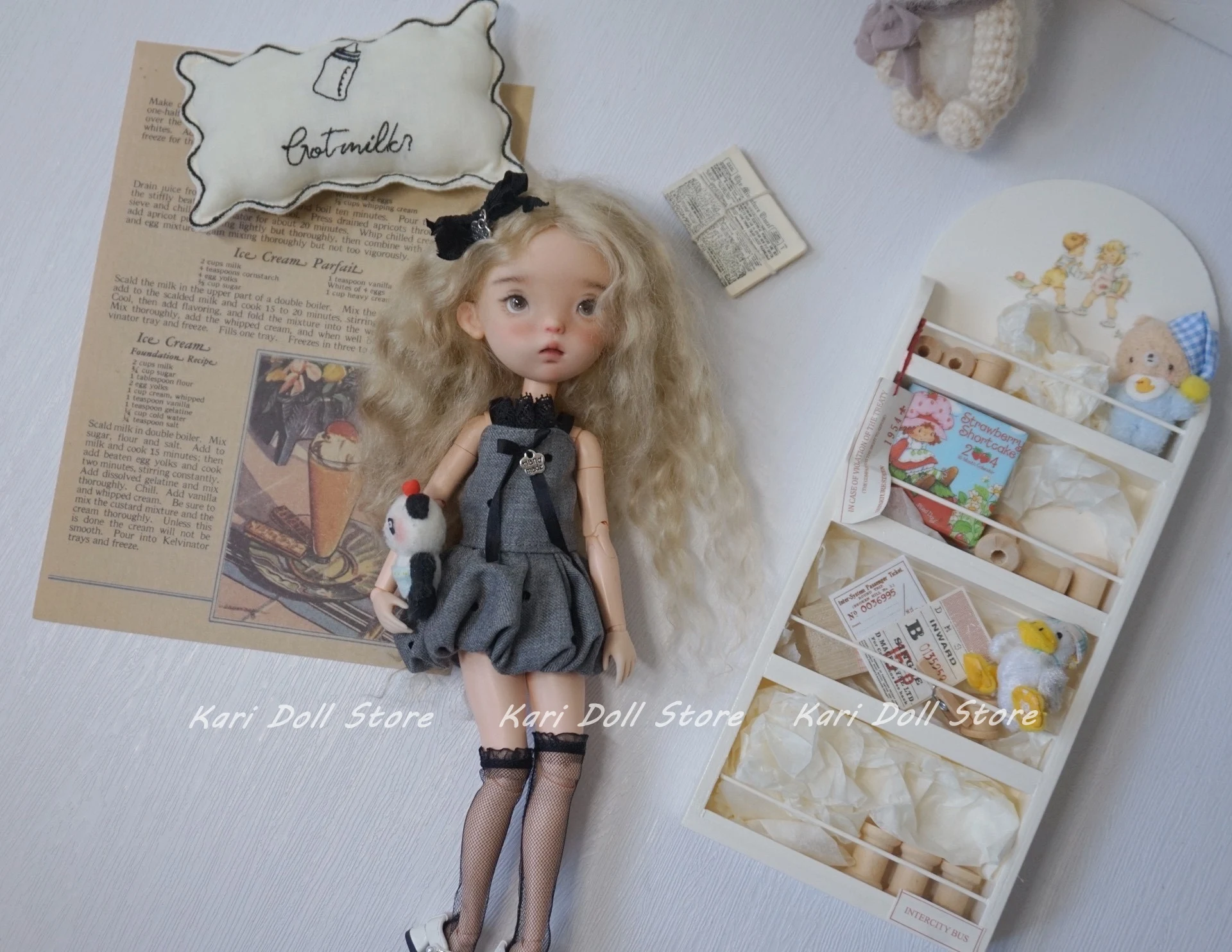 

Kari Doll Одежда и юбки 2025 Серый, черный, в горошек, подтяжка, юбка с цветочным бутоном, кружевной комплект чулок для куклы Landazz Landoudou