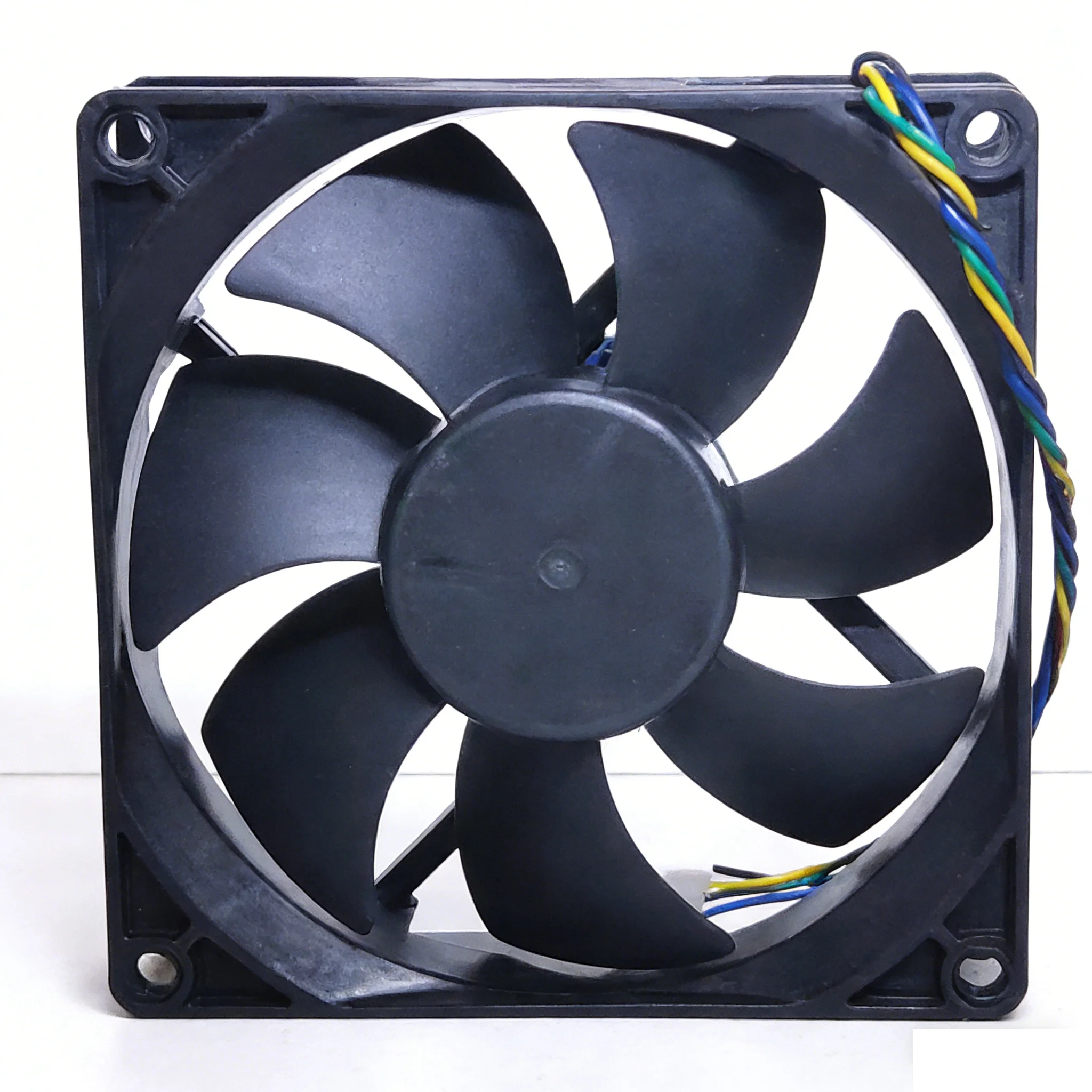 

Вентилятор охлаждения процессора AVC 9CM DS09225T12U 9225 12V 0.7A