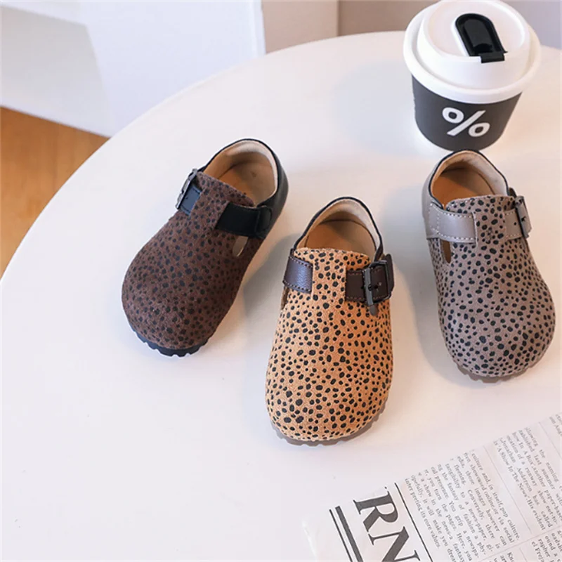 2024 New Children Shoes For Girls Leather Leopard Print Barefoot Shoes Soft Sole Outdoor Tennis Fashion Kids Sneakers EU 21-30