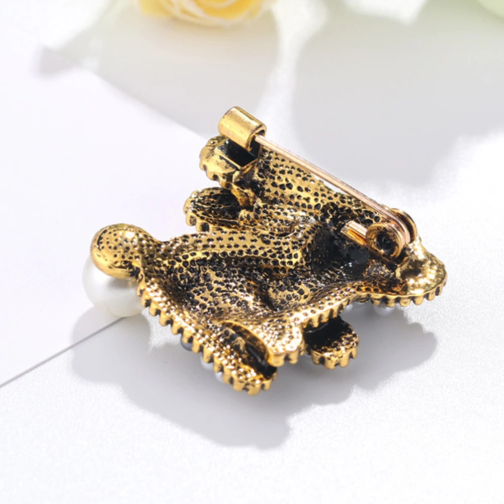Broche de perlas de aleación de cristal de conejo, Pin de Clip para vestido de fiesta, accesorio de joyería delicado para mujeres y niñas, broche para mujer