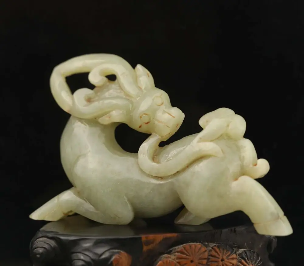 

Old natural hetian jade hand-carved statue of dragon