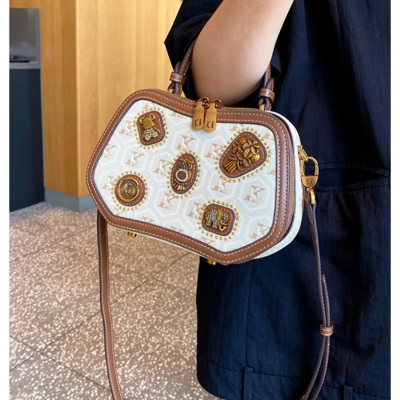 

Small Square Box Crossbody Bags 2025 Autumn Winter Badge Printed Women Handbag Shoulder Messenger Luxury Ladies Bags Designers