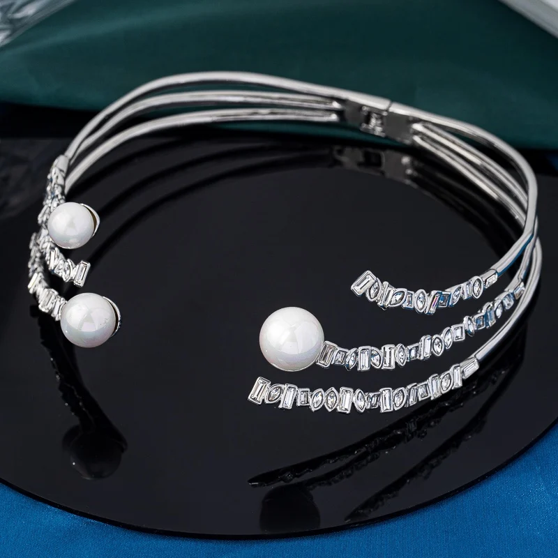 European and American Fashion Design, Copper Gold-Plated Trend, Multi-Layer Rhinestone Pearl Collar, Vintage Necklace for Women