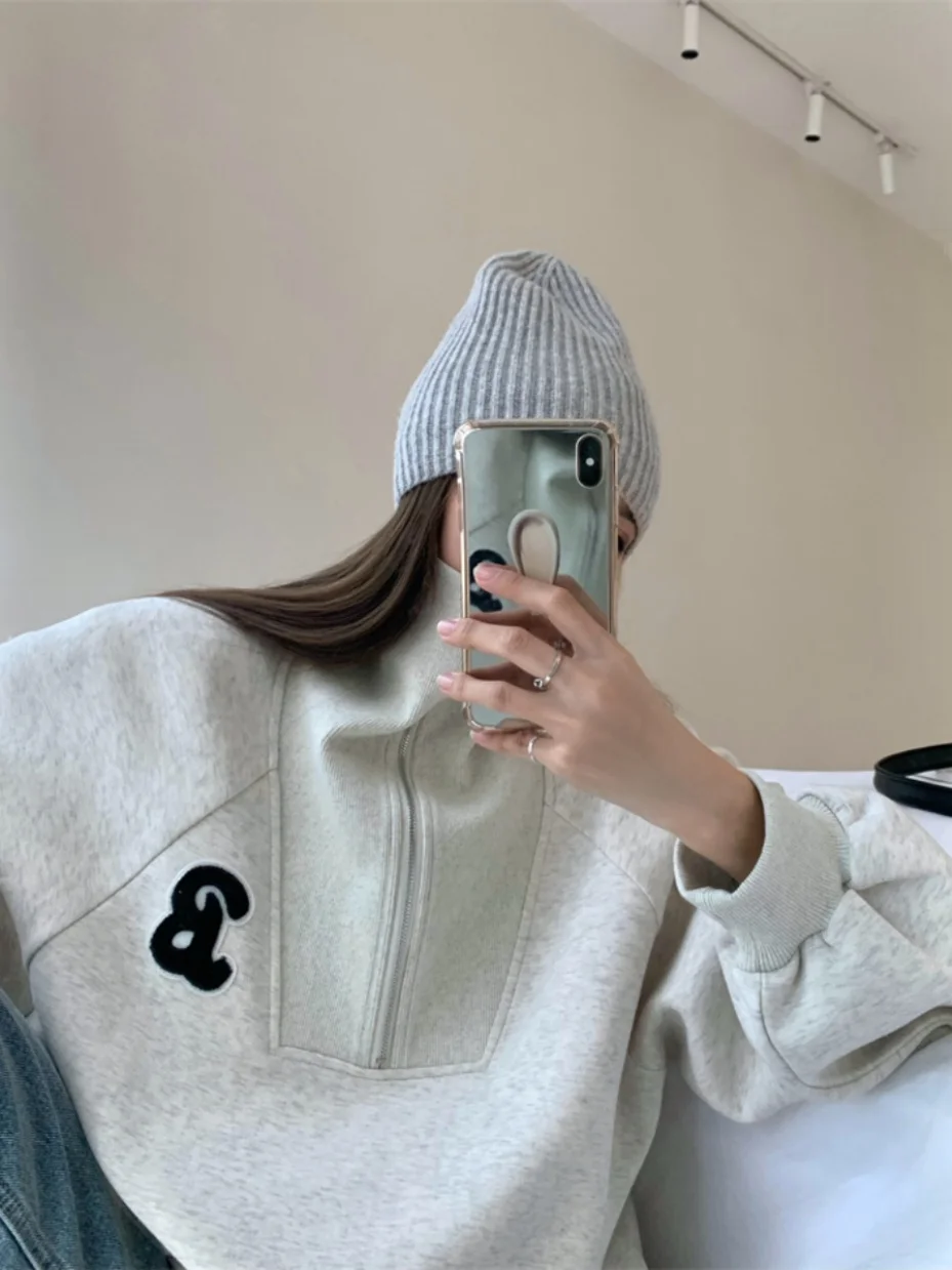 เสื้อสเวตเตอร์ทรงหลวมสไตล์เรโทรสำหรับผู้หญิง ปกเปิด แต่งลายปักตัวอักษร ป้องกันริ้วรอย ใช้งานได้หลากหลาย ทันสมัย