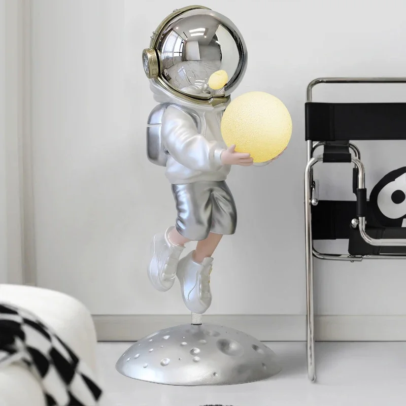 Wholesale Factory Indoor Home Decor Spaceman Sculpture Lamp Astronaut Statue shopping mall decoration light