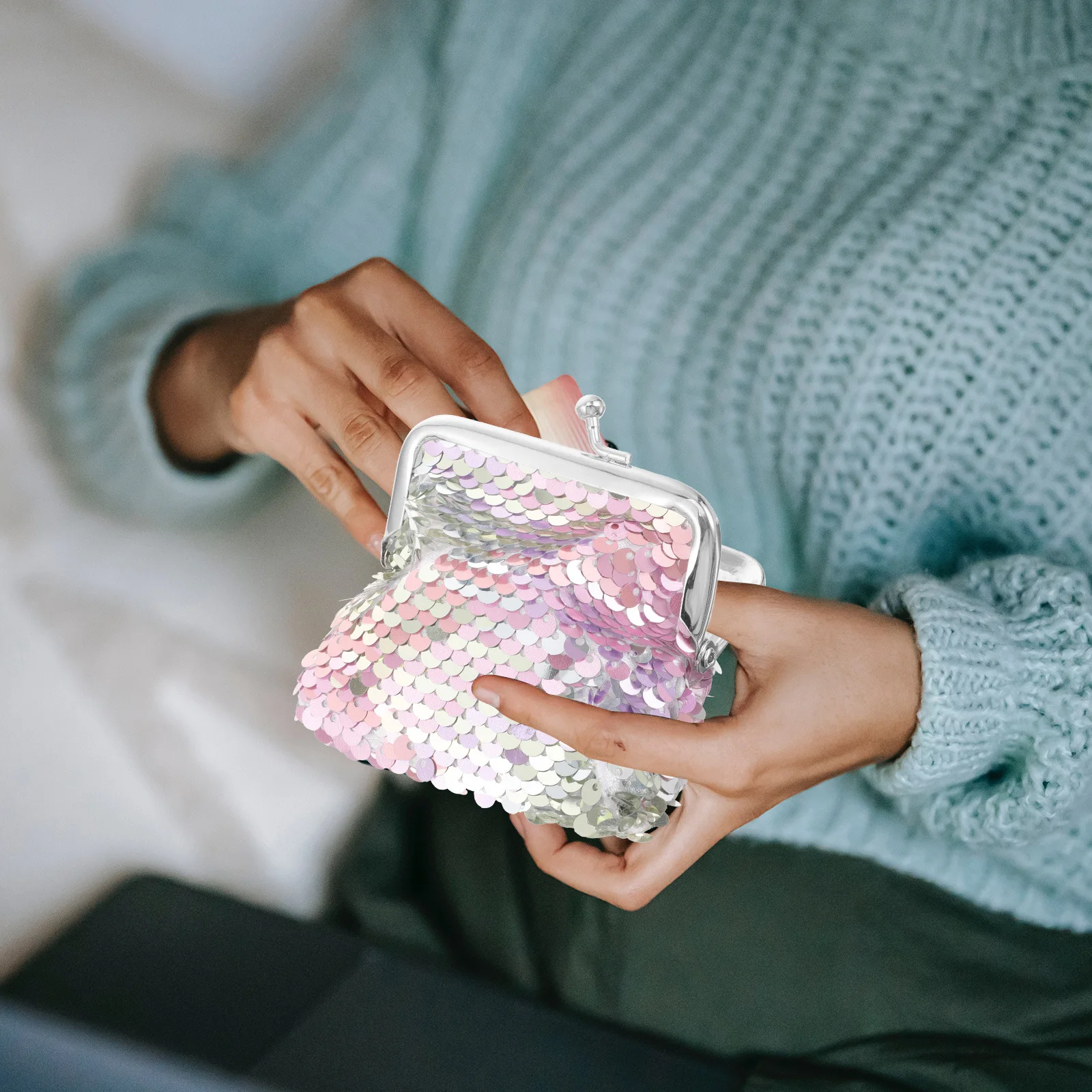 

2Pcs Small Sequins Coin Purses Lightweight Kiss Lock Wallets for Women Durable Portable Coin Change Purse