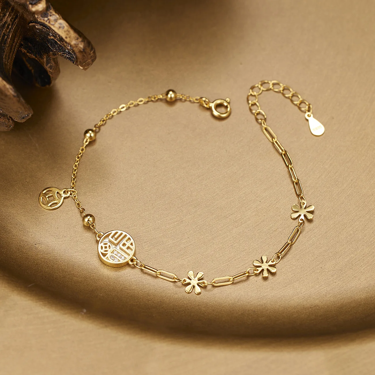 Original Design Round Shell Lucky Pendant S925 Silver Bracelet Women Vintage Gold Plated Daisy Coin Charm Bracelet For Her Gift