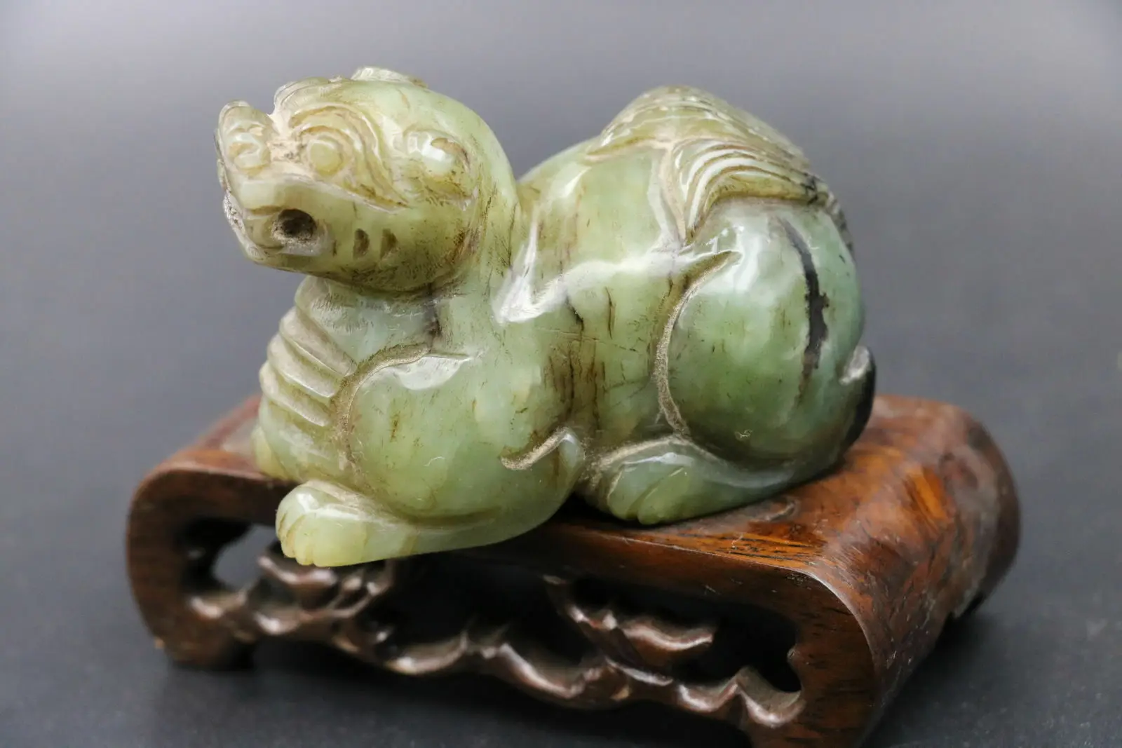 

Cool Looking Chinese Vintage Sinkiang Jade Wealth God Pi Xiu Statuette Totem Carving FFFTT Timestown 20201126A