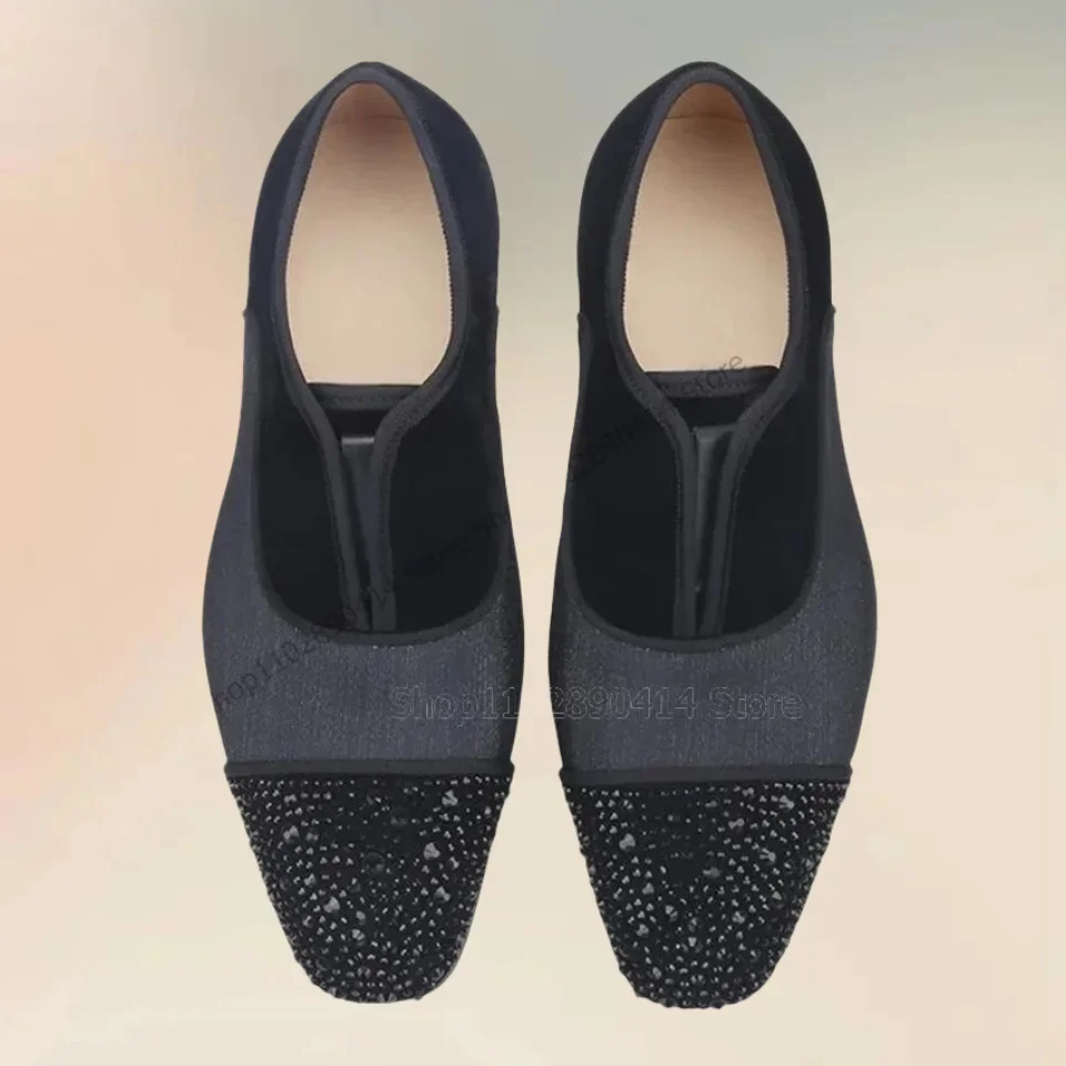 รองเท้าอ็อกซ์ฟอร์ดผู้ชายตกแต่งหมุดสีดำ งานปะติดปะต่อ แฟชั่นแบบสวม รองเท้าลำลองผู้ชาย งานฝีมือสุดหรู รองเท้าสำหรับงานเลี้ยง รองเท้าเดรสผู้ชาย