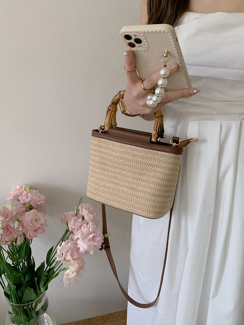 Simple Hand Knitted Women\'s Travel Handbags Fashion Wooden Handle Ladies Shoulder Bags Summer Straw Female Bucket Crossbody Bags