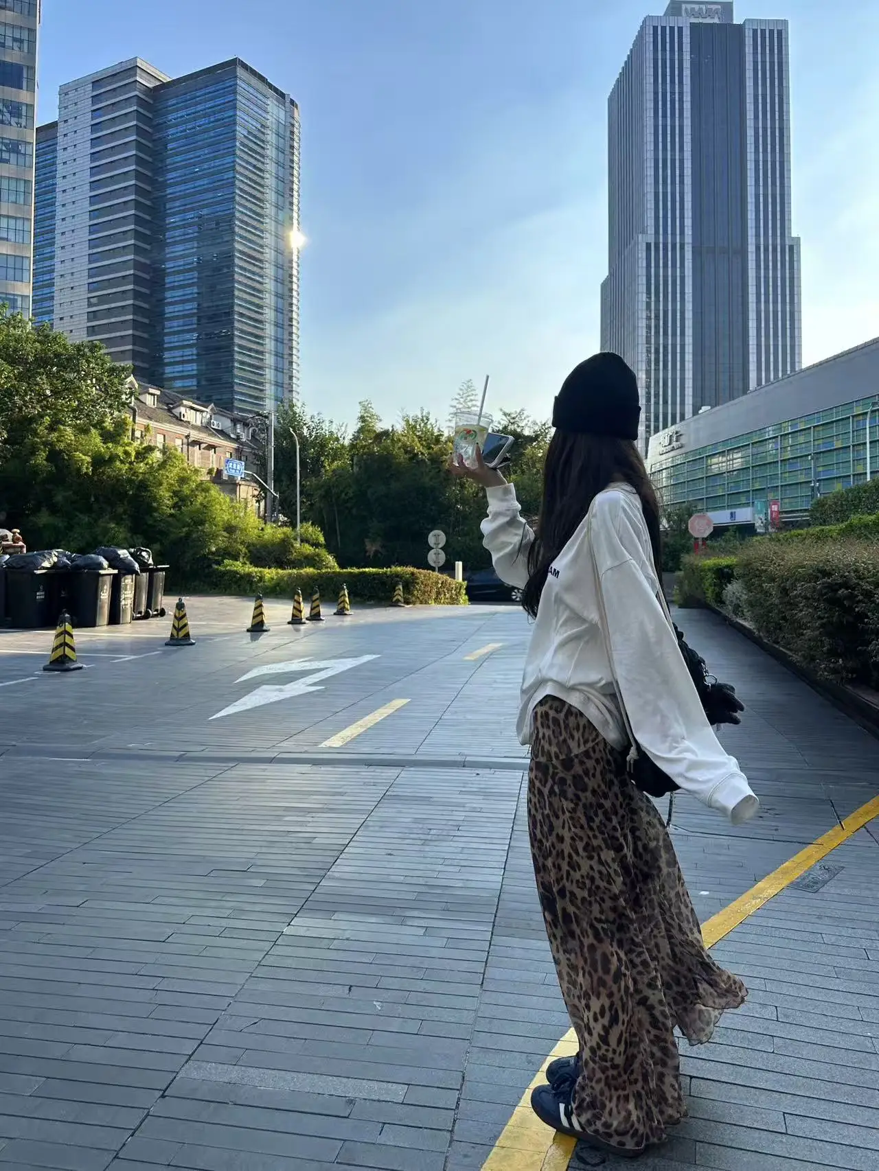 

White Long Sve Base irt Women's Spring 2026 New Sle Cotton Loose Fit Daily Wear T-irt for Teen Girls